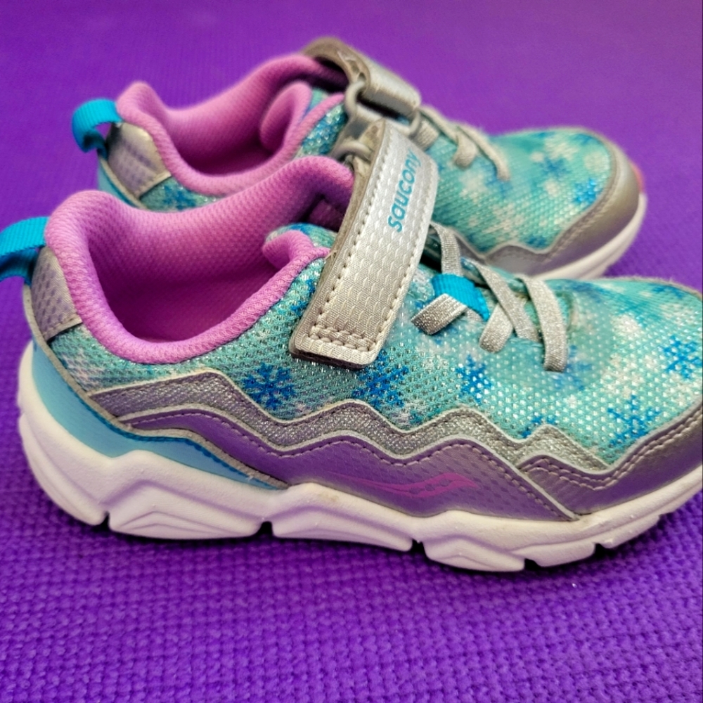 Saucony little girls 11.5M